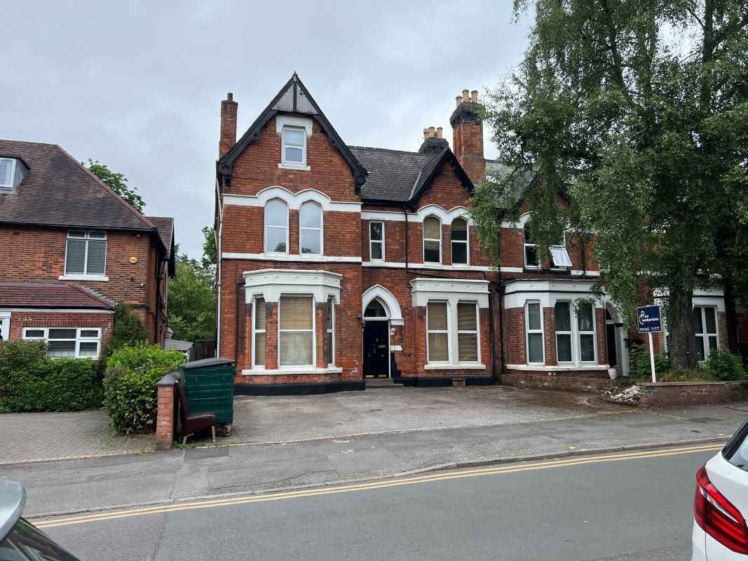 11 bedroom semi detached property in Moseley