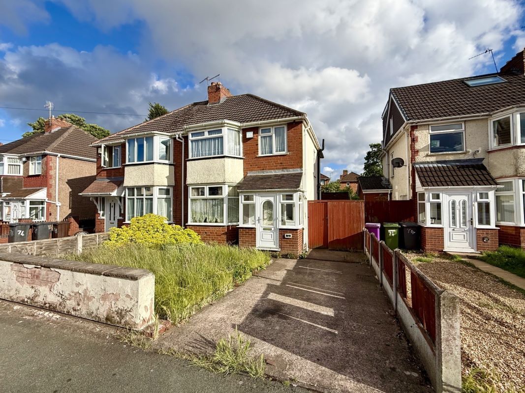 3 bedroom semi detached house in Wolverhampton