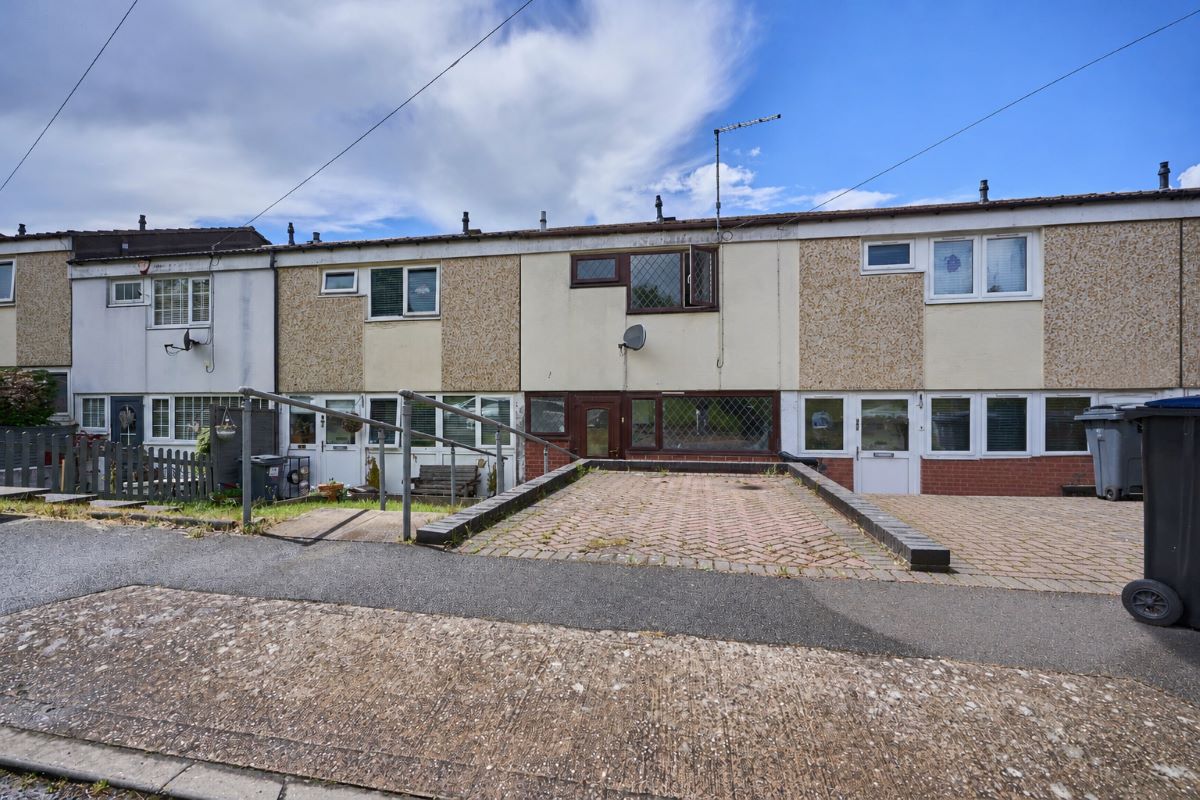 3 bedroom mid terraced property in Birmingham
