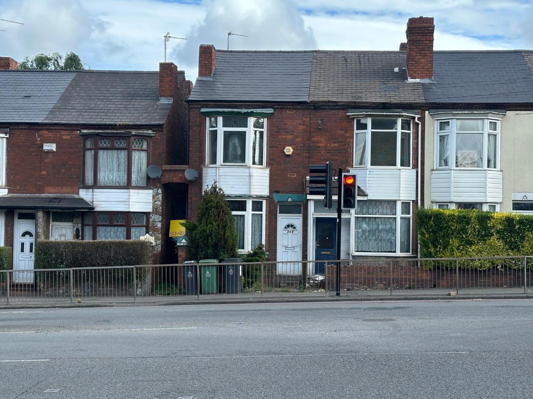2 bedroom end terraced property in Walsall