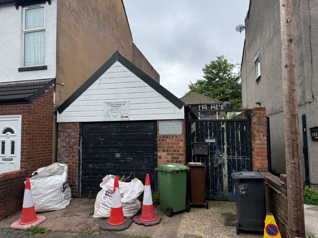 A workshop/storage unit in Wolverhampton
