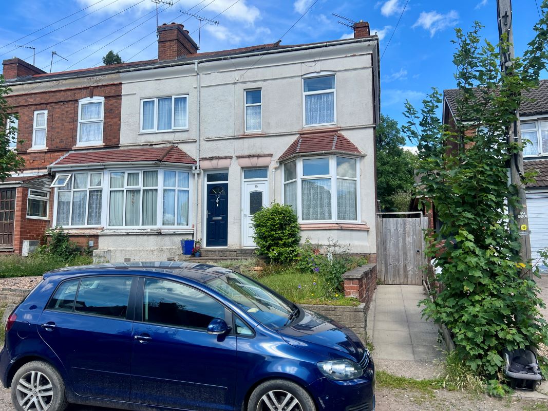 3 bedroom end terraced property in Walsall