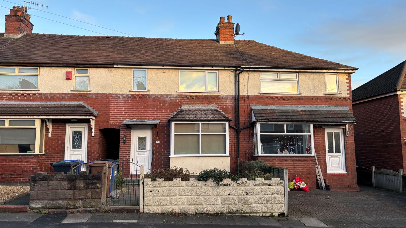 3 bedroom mid terraced house in Stoke on Trent