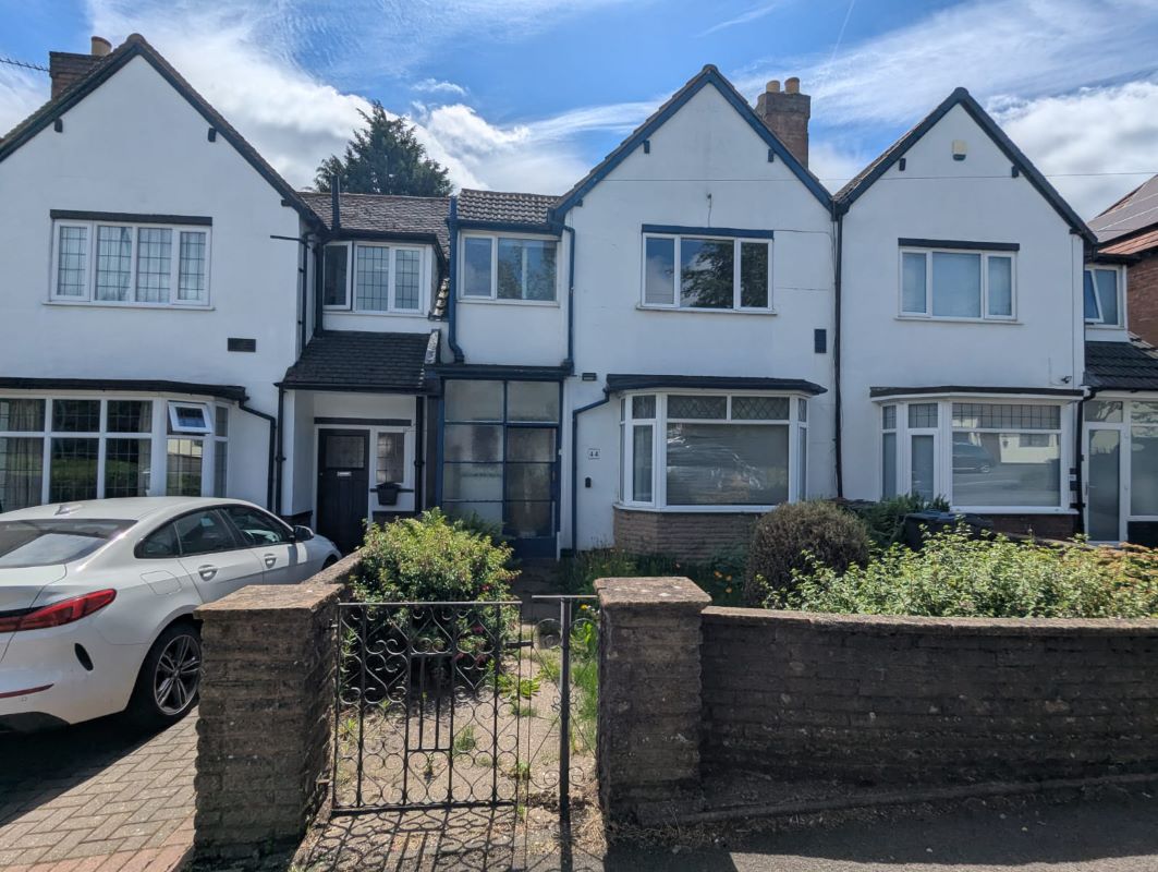 3 bedroom mid terraced house in Bartley Green