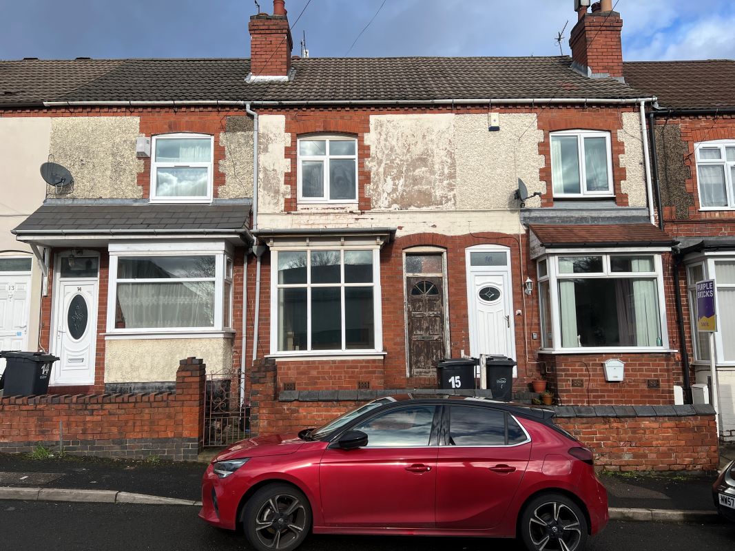 3 bedroom mid terraced house in Dudley