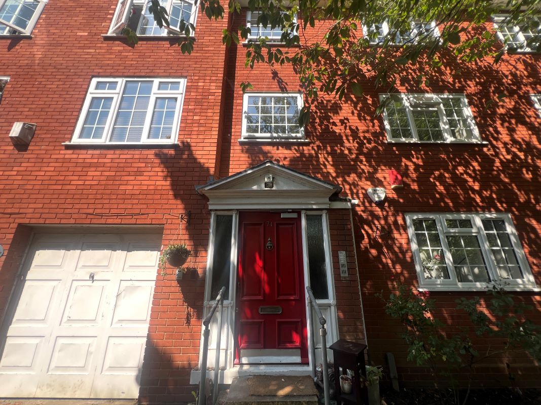 2 bedroom first floor flat in Moseley