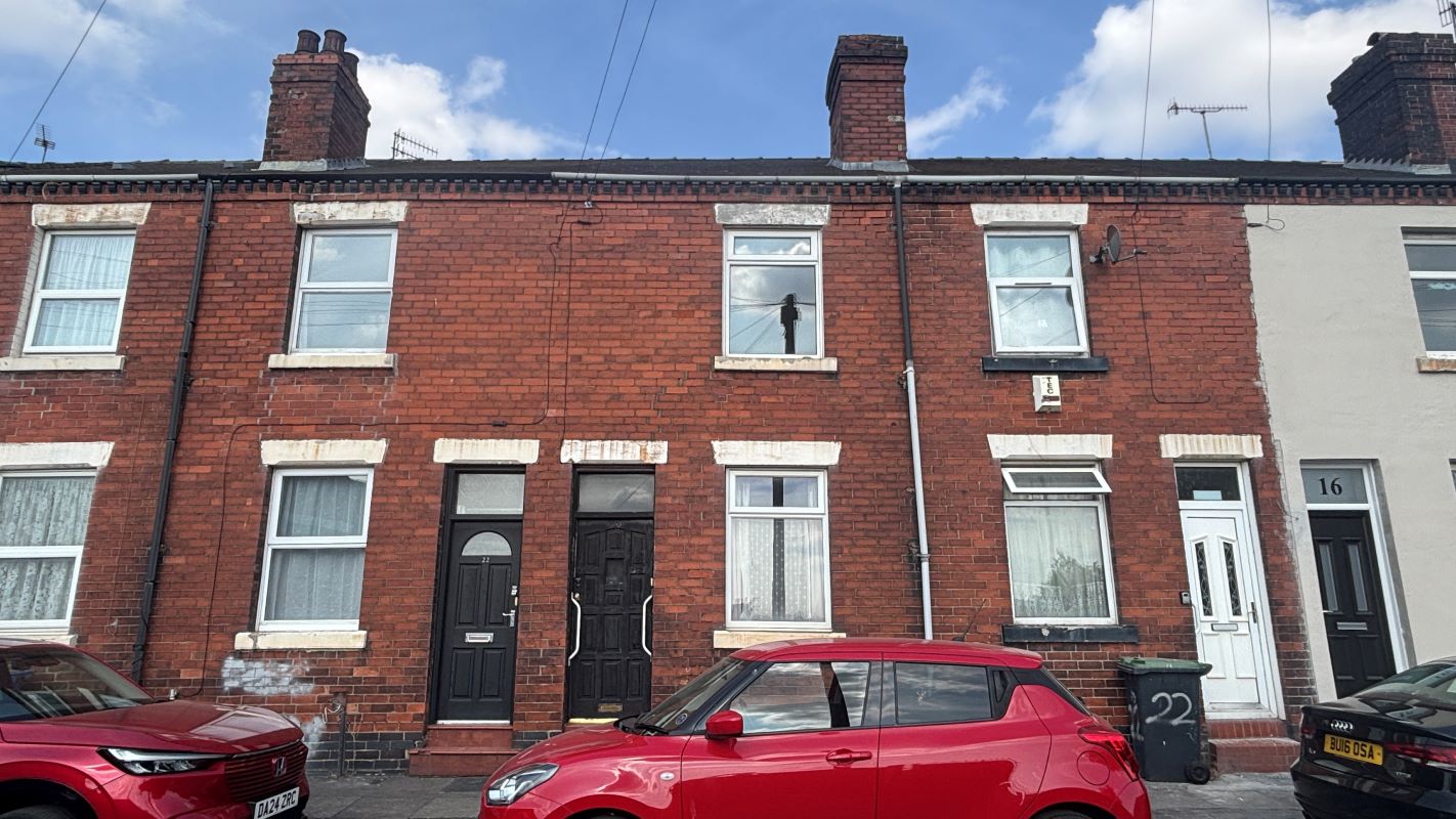2 bedroom mid terraced house in Stoke on Trent