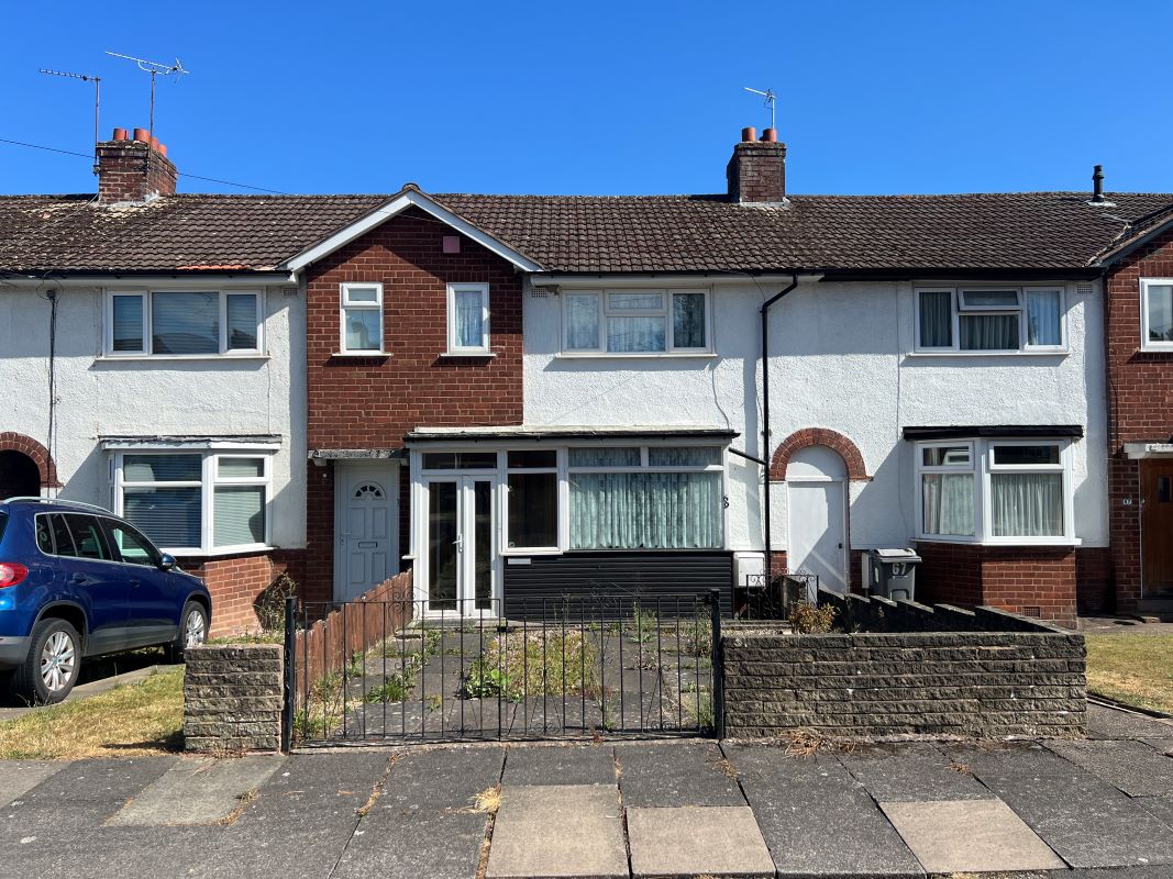 3 bedroom mid terraced house in Kings Norton 