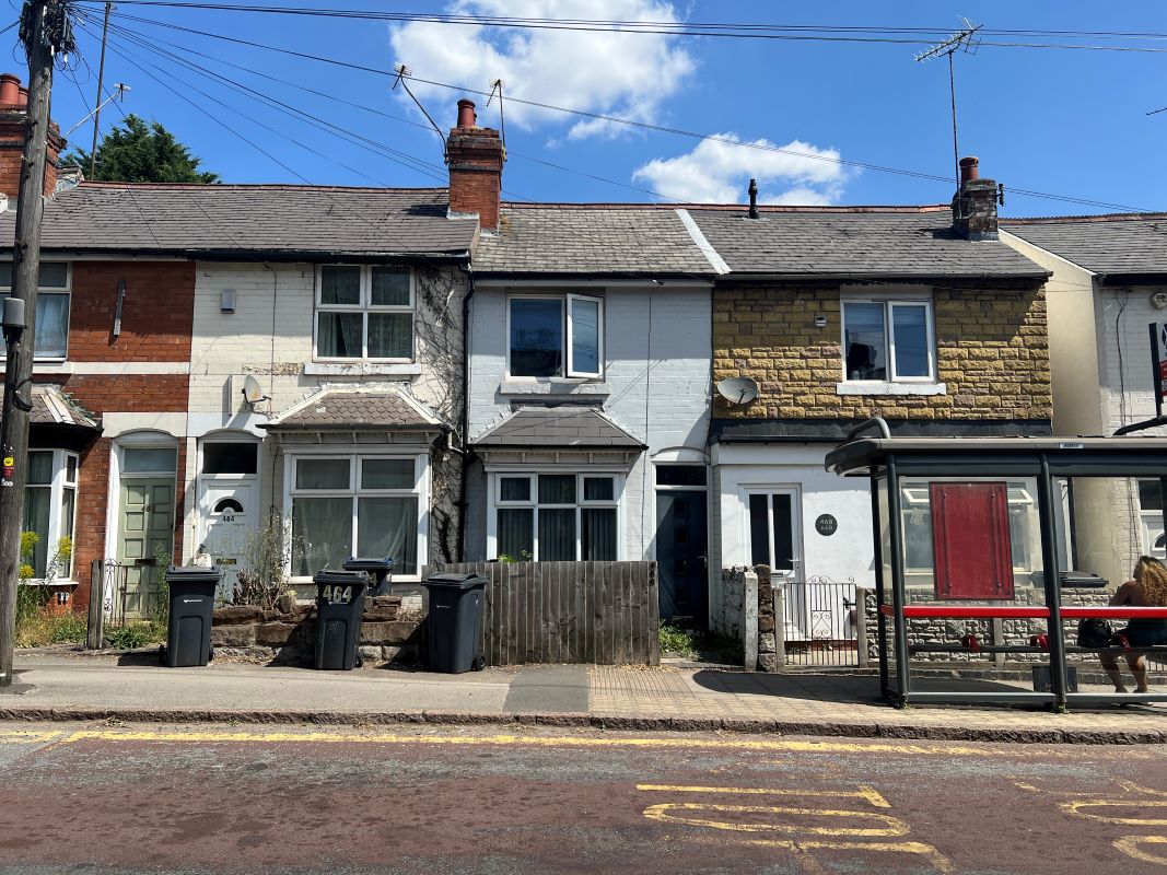 2 bedroom mid terraced house in Harborne  