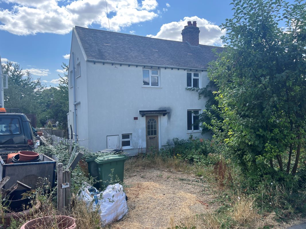3 bedroom semi detached house in Badsey, Evesham