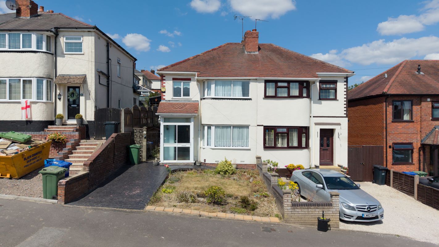 3 bedroom semi detached property in Wolverhampton 