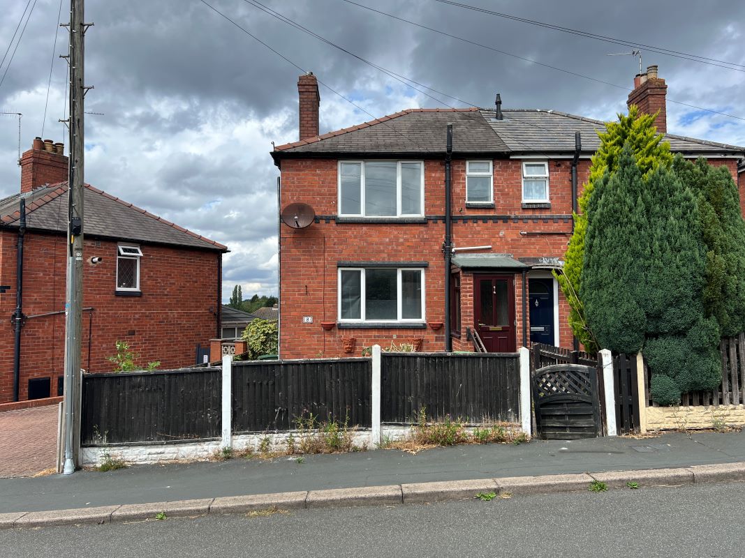 2 bedroom semi detached house in Rowley Regis