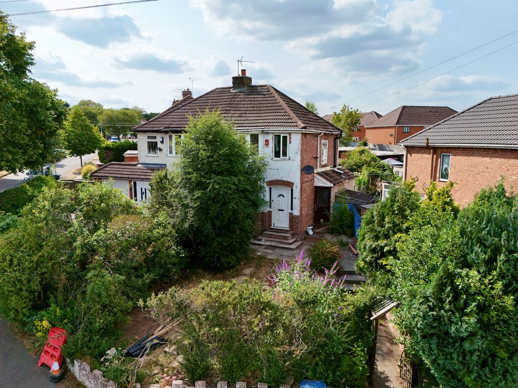 3 bedroom semi detached property in Rednal 