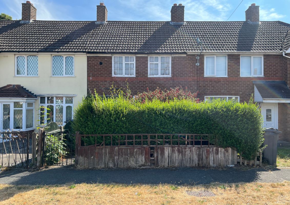 3 bedroom mid terraced house in Birmingham