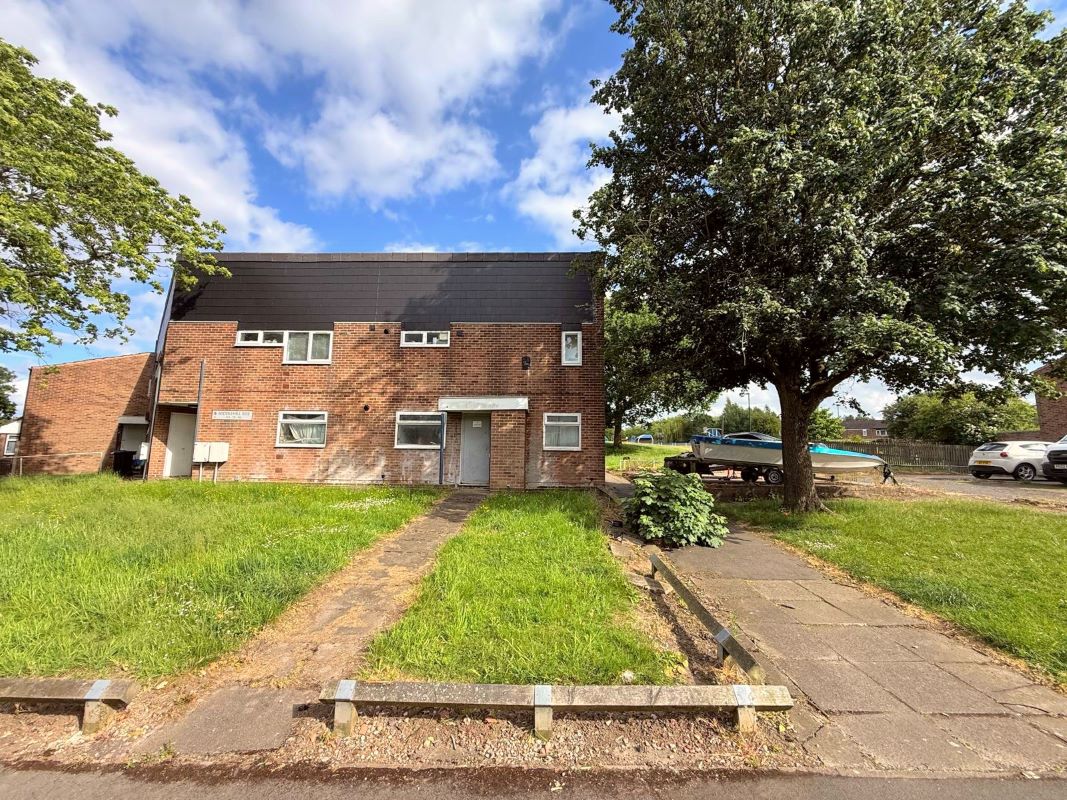 2 bedroom ground floor maisonette in Quinton, Birmingham