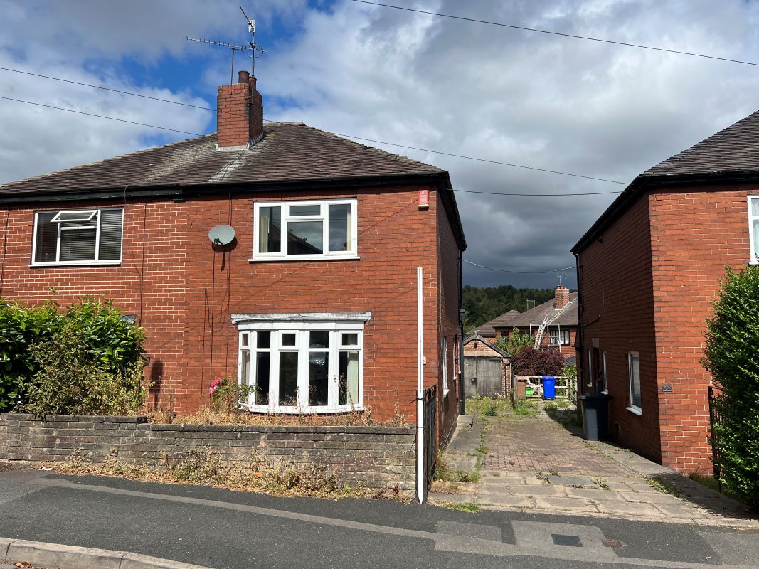 2 bedroom semi detached house in Stoke on Trent