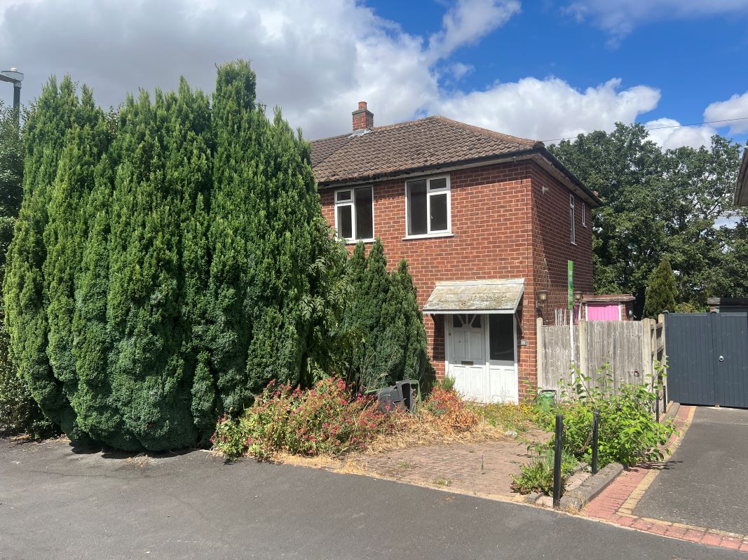 2 bedroom end terraced house in Baddesley Ensor