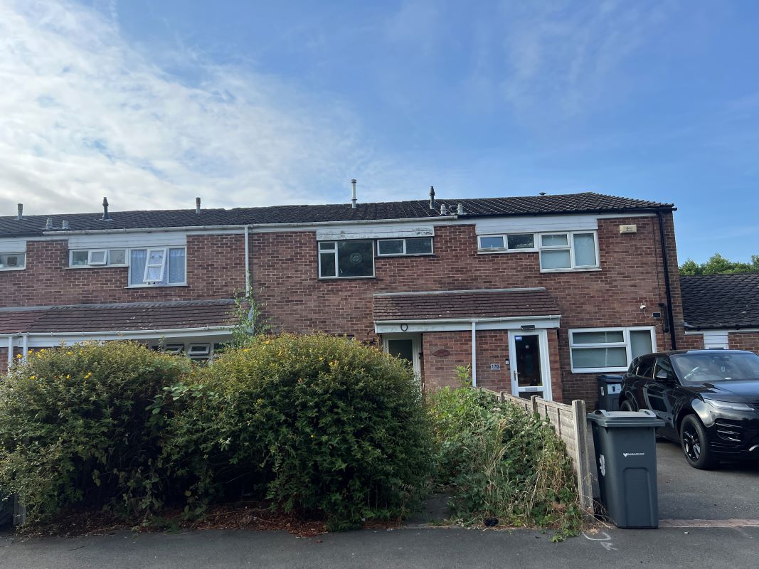 3 bedroom mid terraced house in Quinton