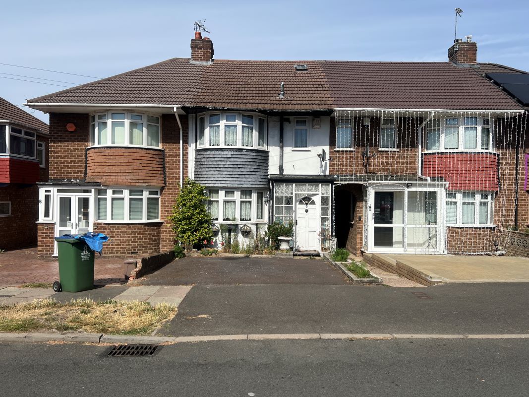 3 bedroom mid terraced property in Walsall