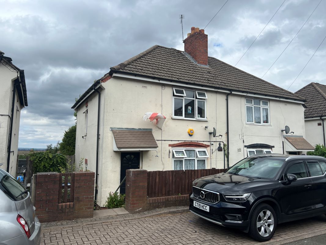 3 bedroom semi detached in Oldbury