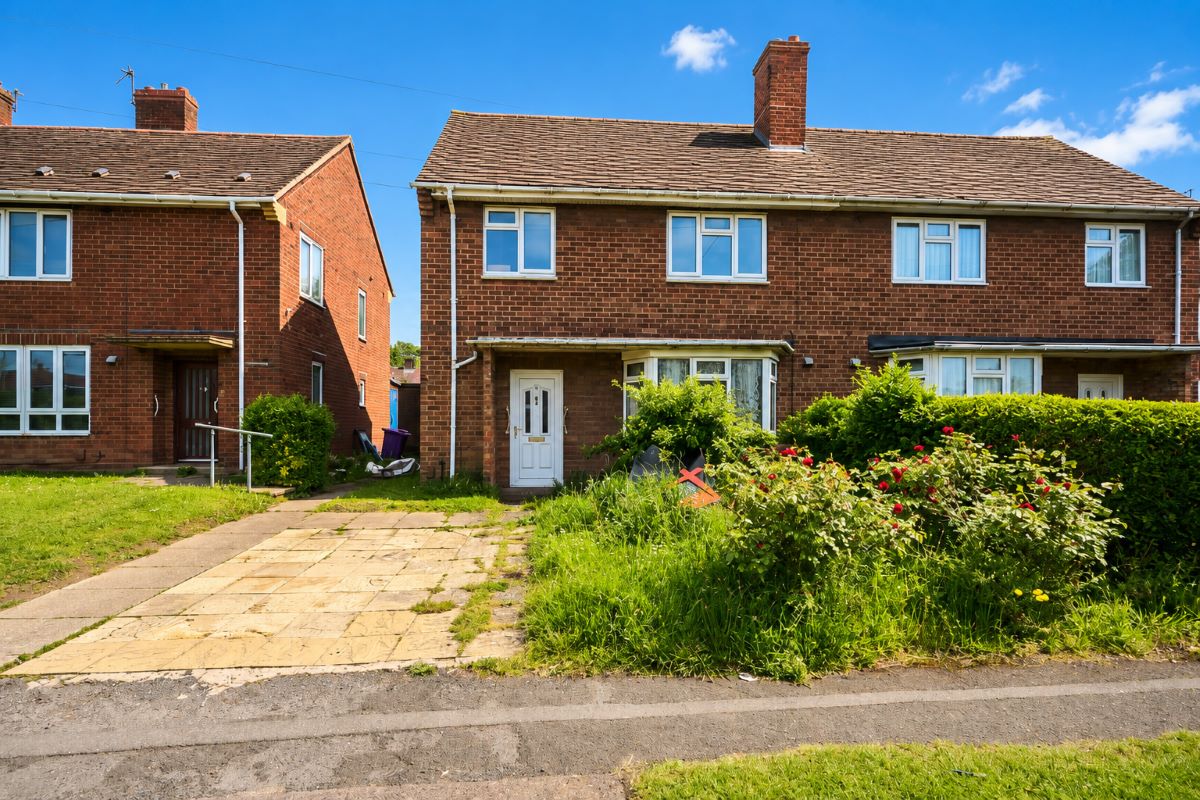 3 bedroom semi detached property in Wolverhampton