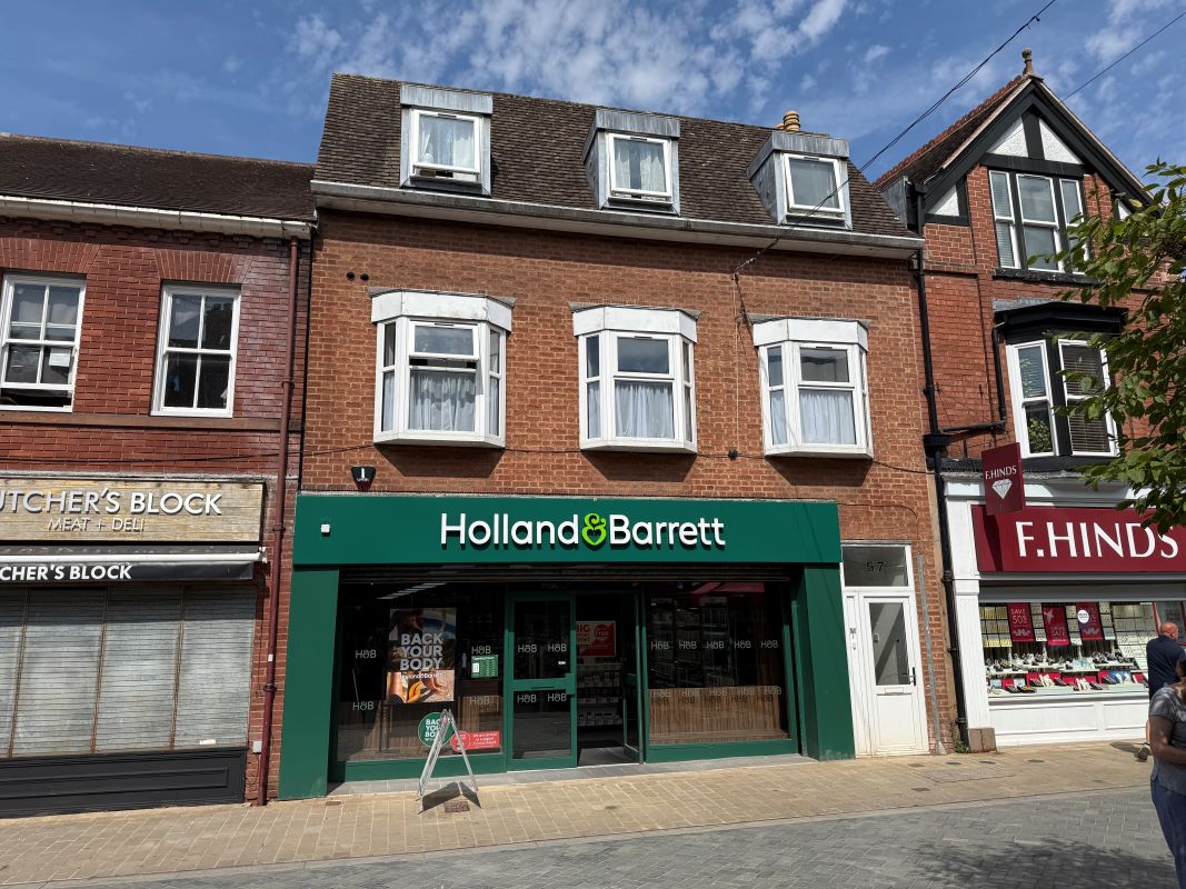 Freehold mixed use investment opportunity in Bromsgrove Town Centre.
