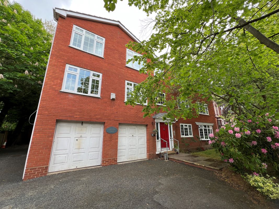 2 bedroom first floor flat in Moseley