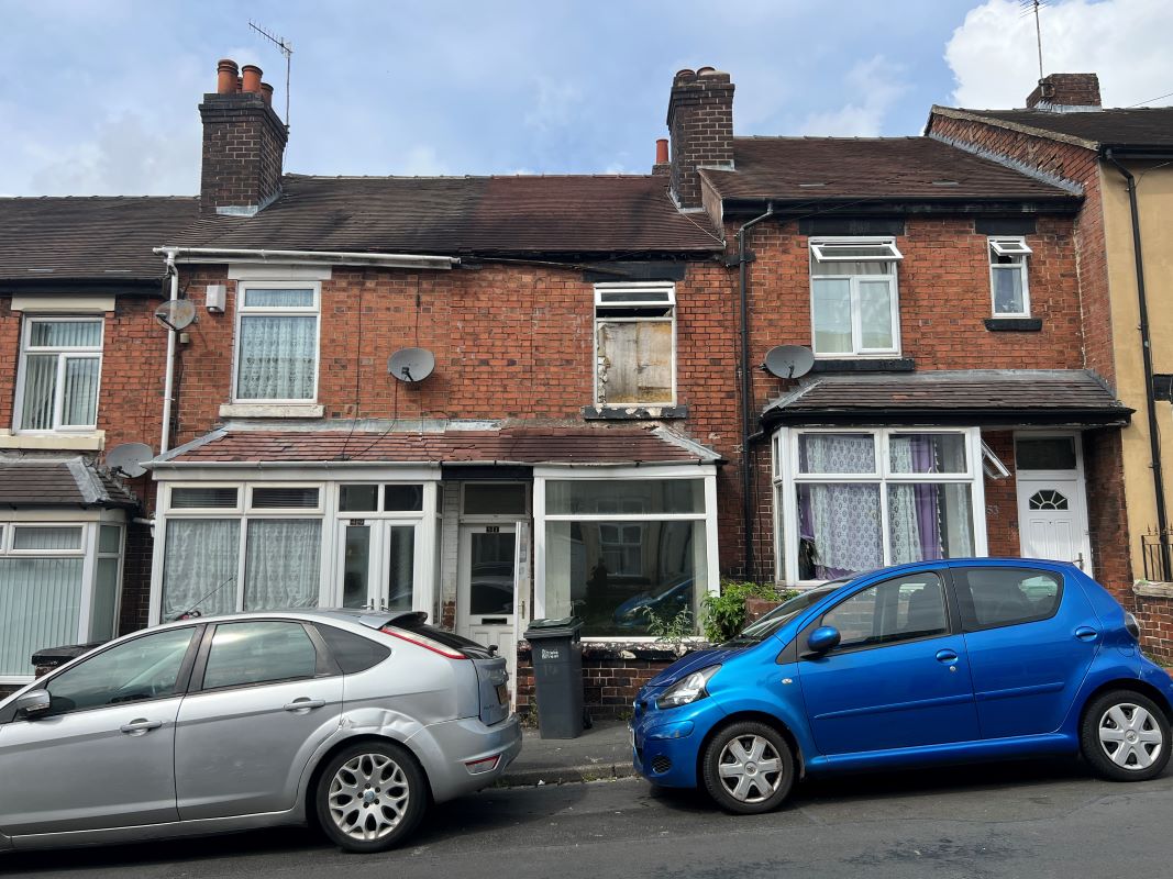 2 bedroom mid terraced property in Stoke on Trent 