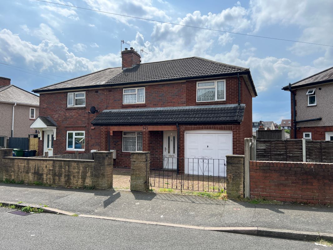 3 bedroom semi-detached in Dudley