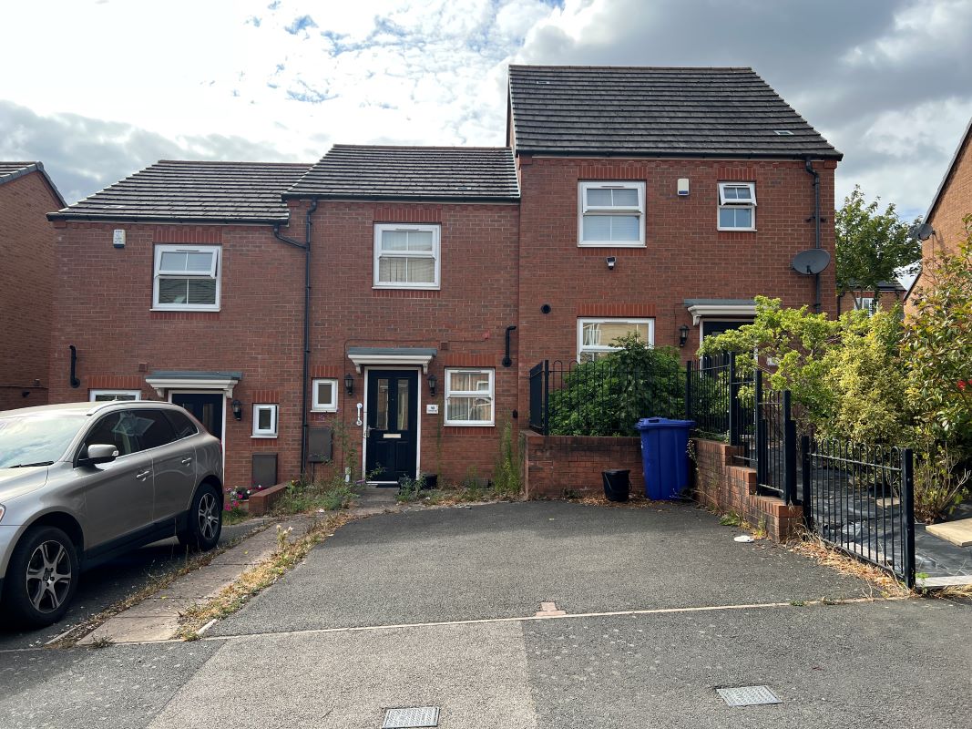 2 bedroom mid terraced property in Dudley