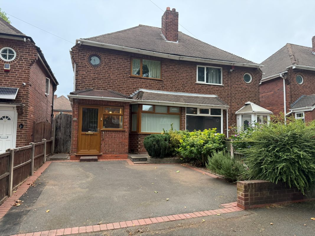 2 bedroom semi detached house in Walsall