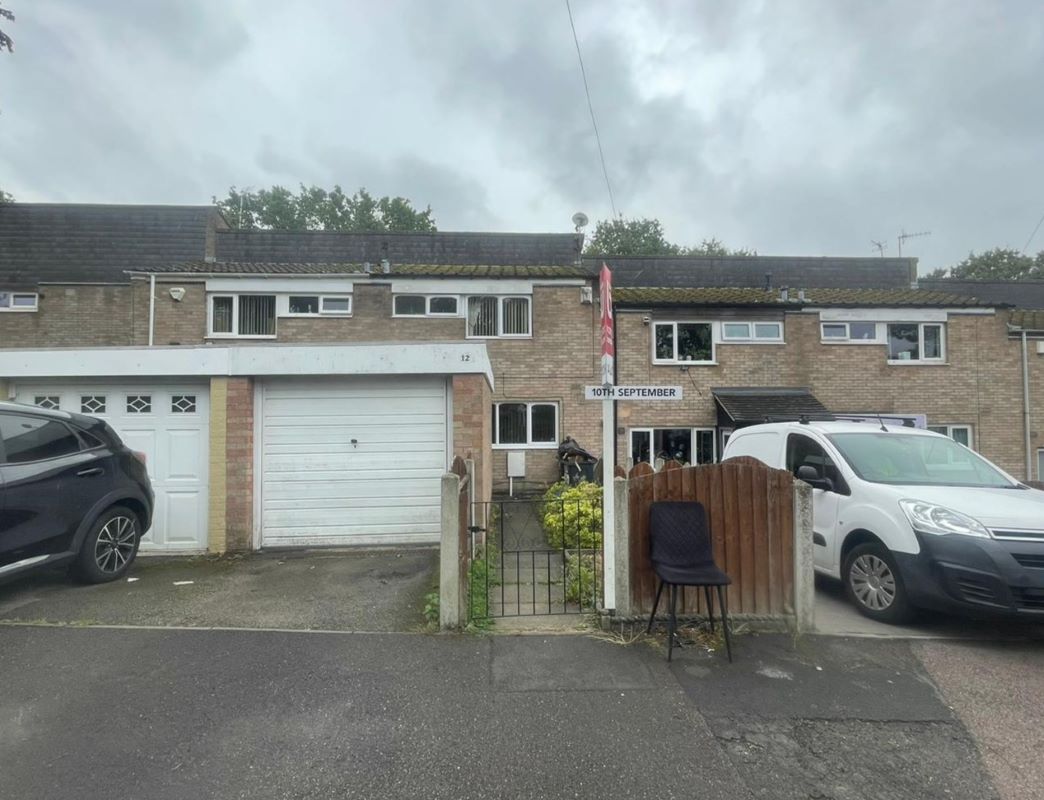 2 bedroom mid terraced house in Quinton