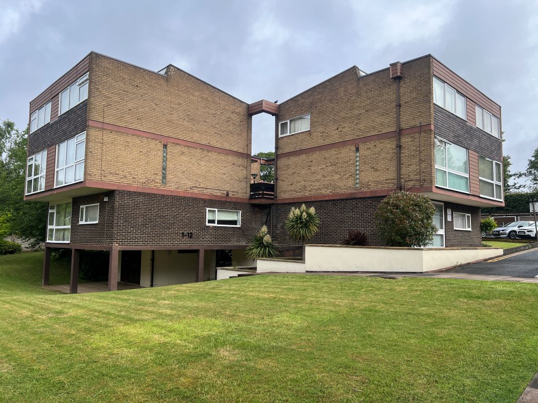 2 bedroom duplex apartment in Oldbury