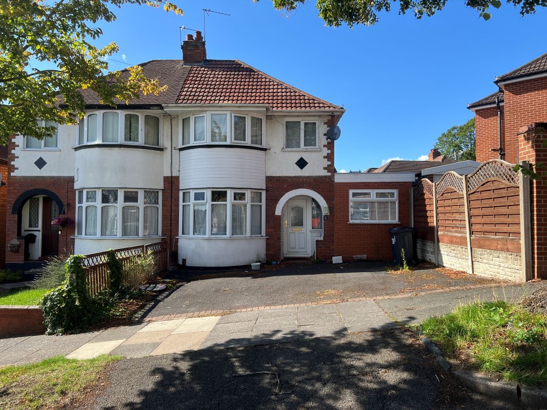 3 bedroom semi detached property in Sheldon