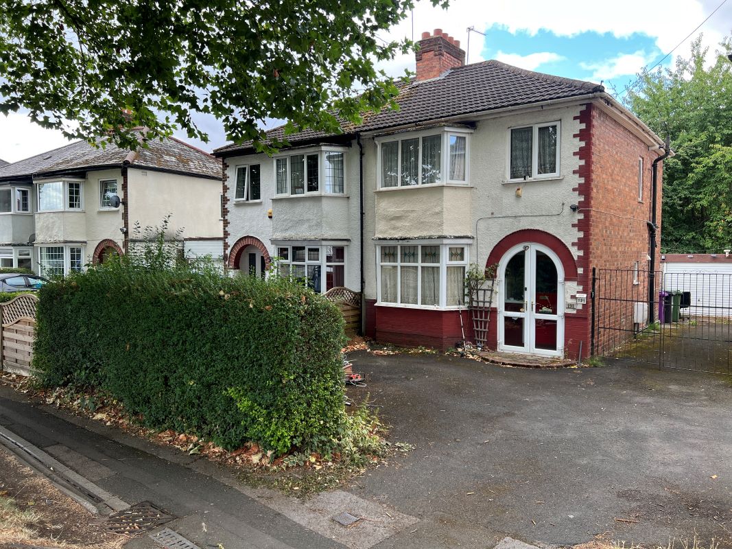 3 bedroom semi detached house in Wolverhampton