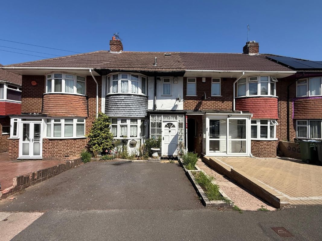 3 bedroom mid terraced property in Walsall