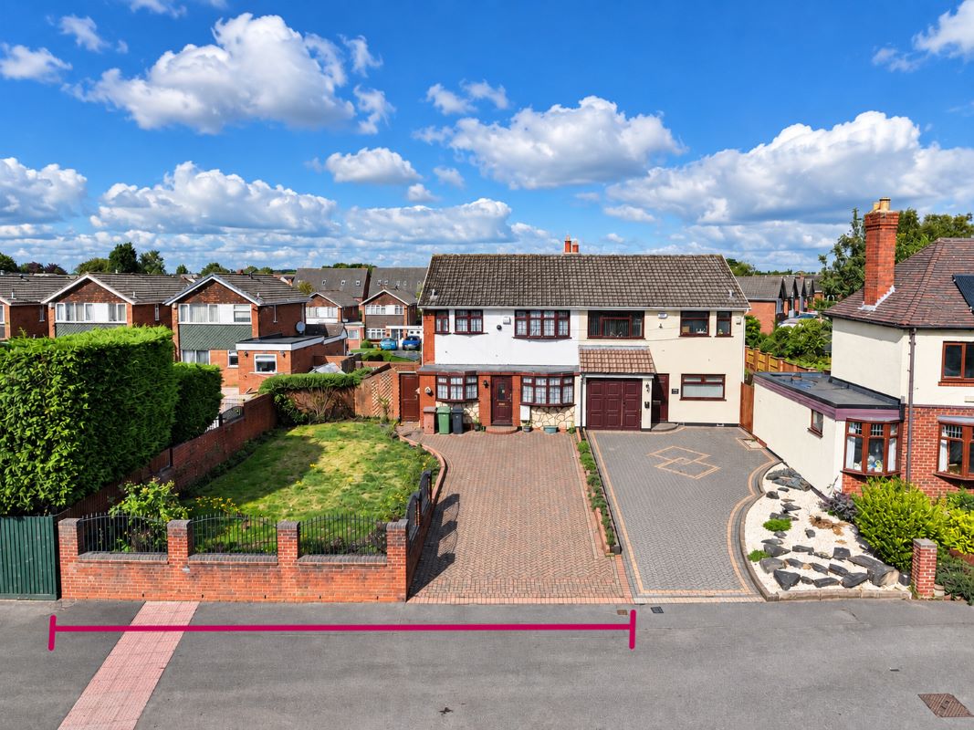 3 bedroom semi detached property in Walsall