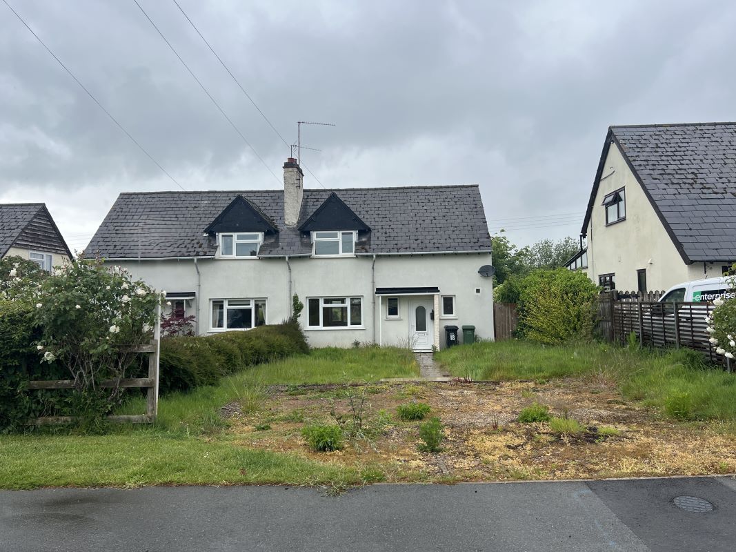3 bedroom semi detached property in Pershore