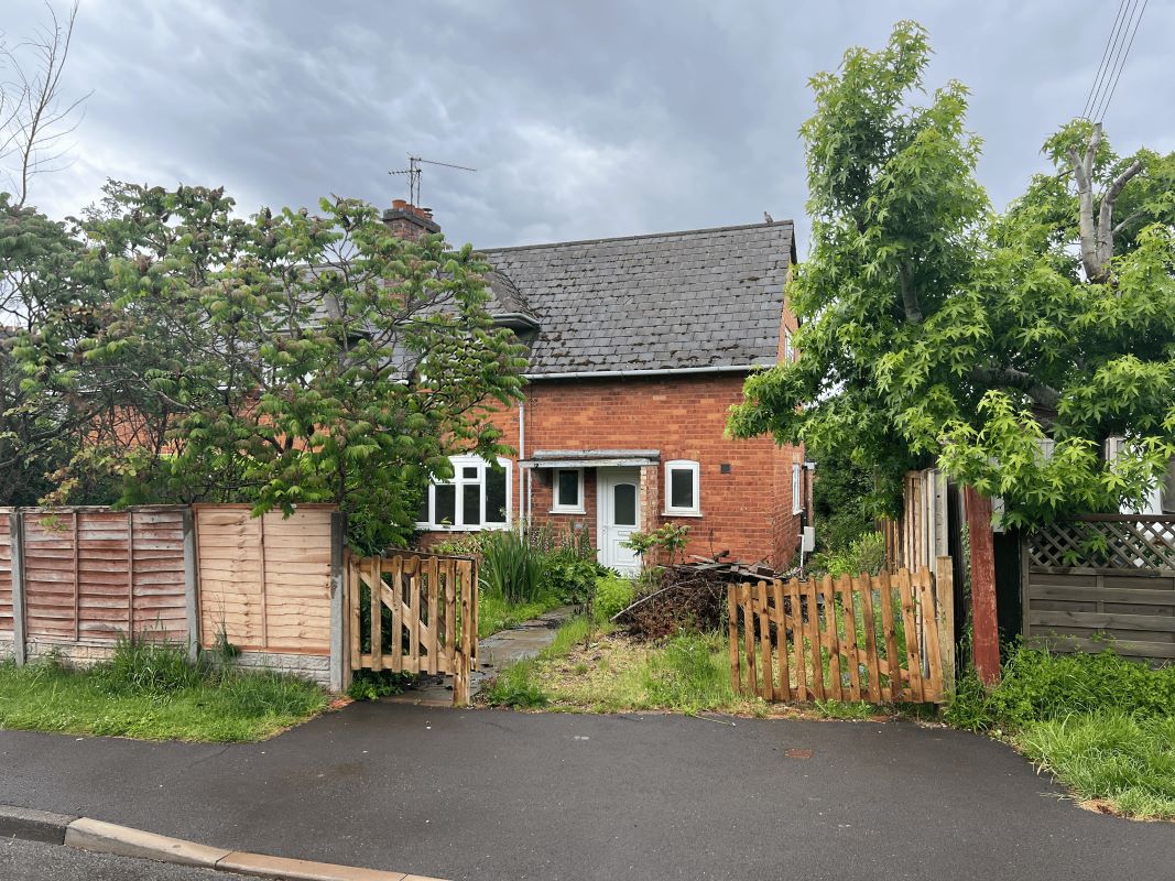 3 bedroom semi detached property in Pershore