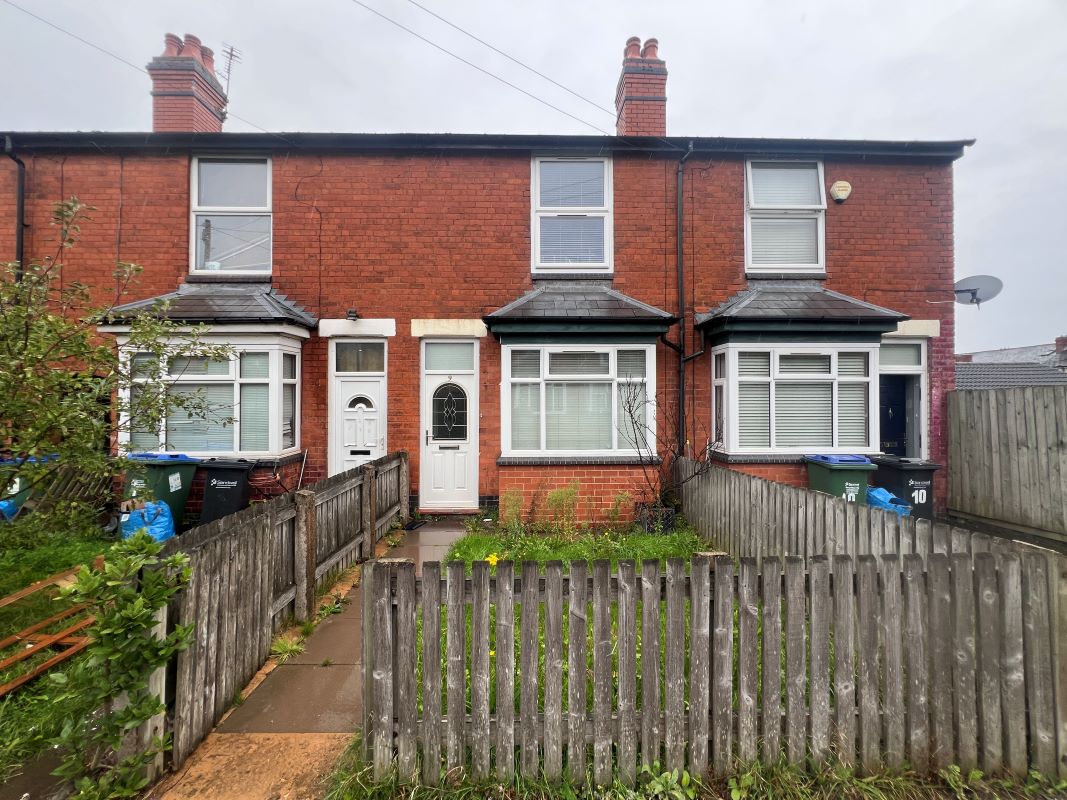 2 bedroom mid terraced house in Smethwick
