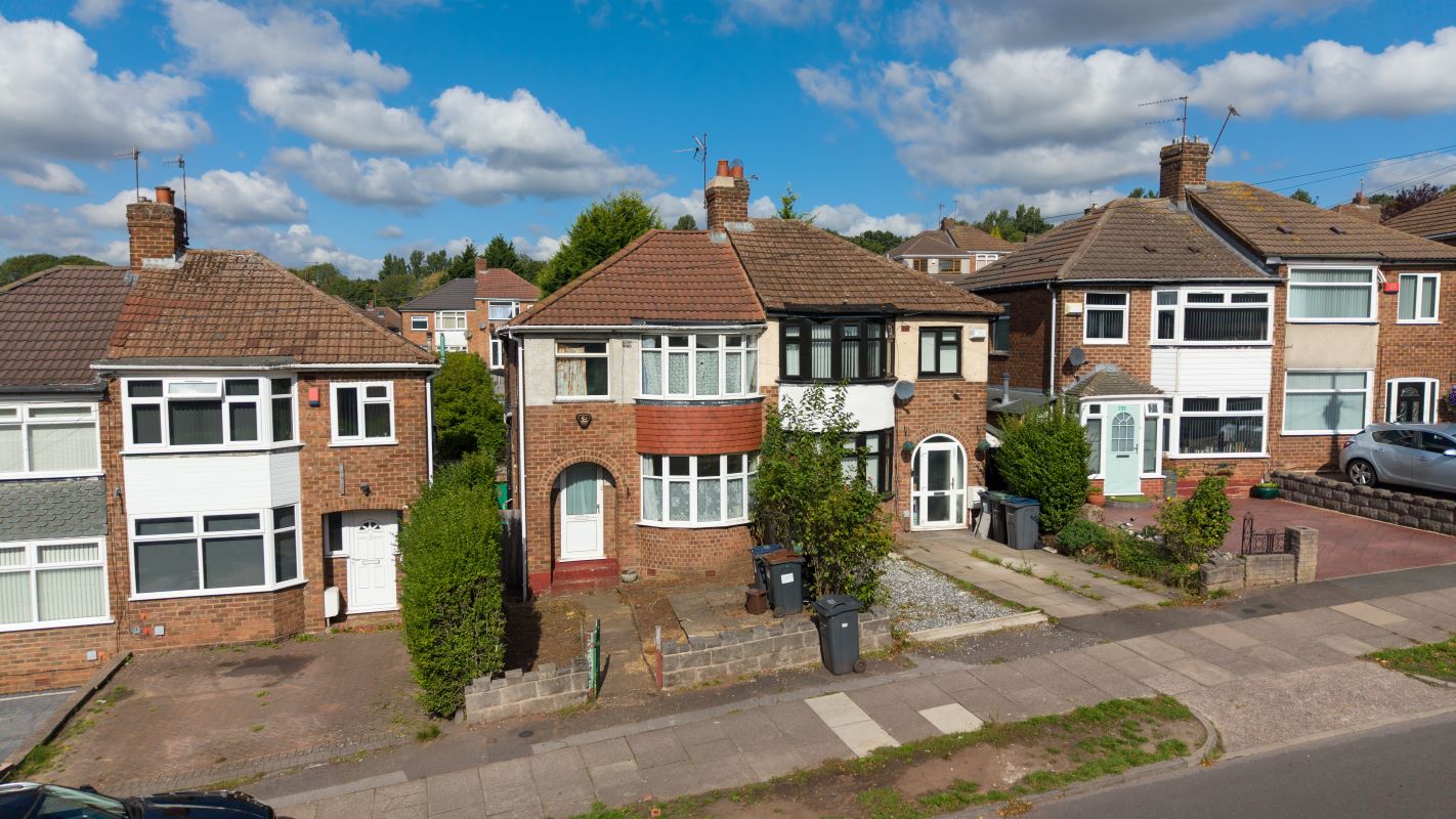 3 bedroom semi detached property in Great Barr