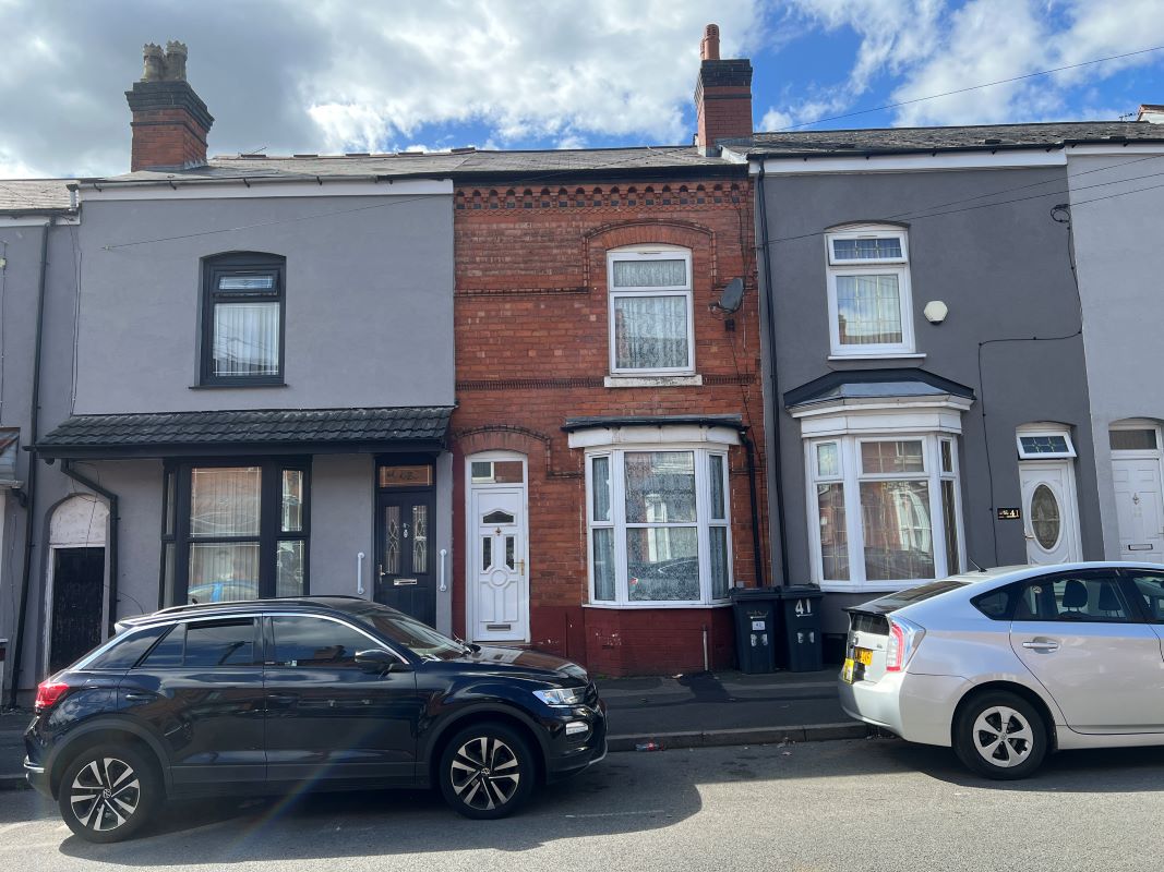 4 bedroom mid terraced house in Sparkbrook