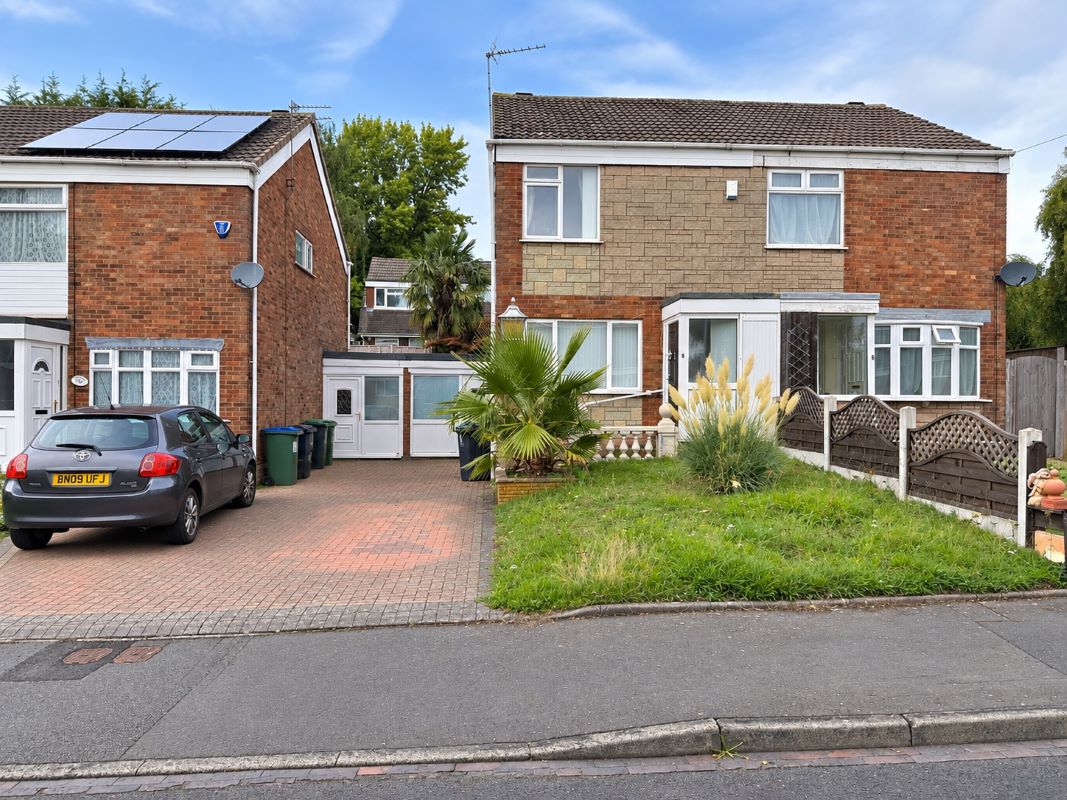 3 bedroom semi detached in Oldbury