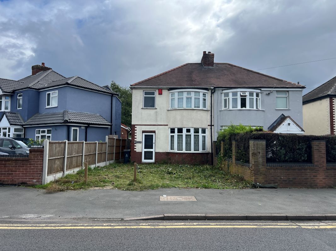 3 Bedroom Semi detached investment in Willenhall