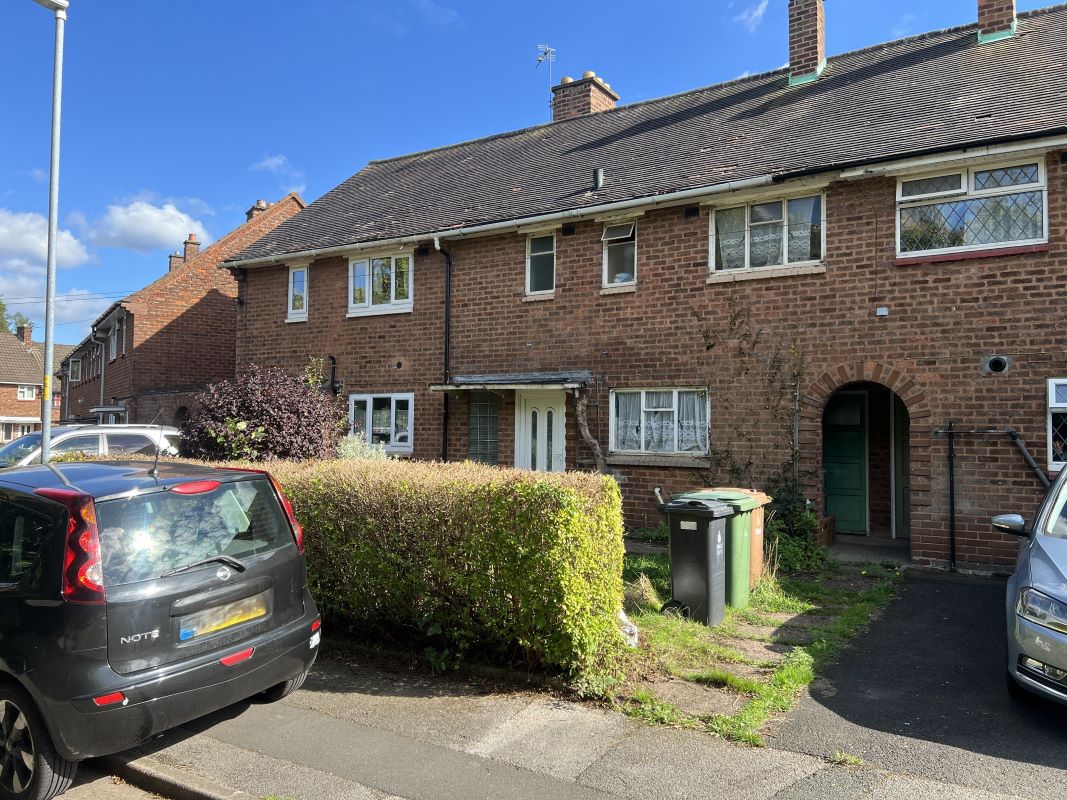 3 bedroom mid terraced property in Walsall