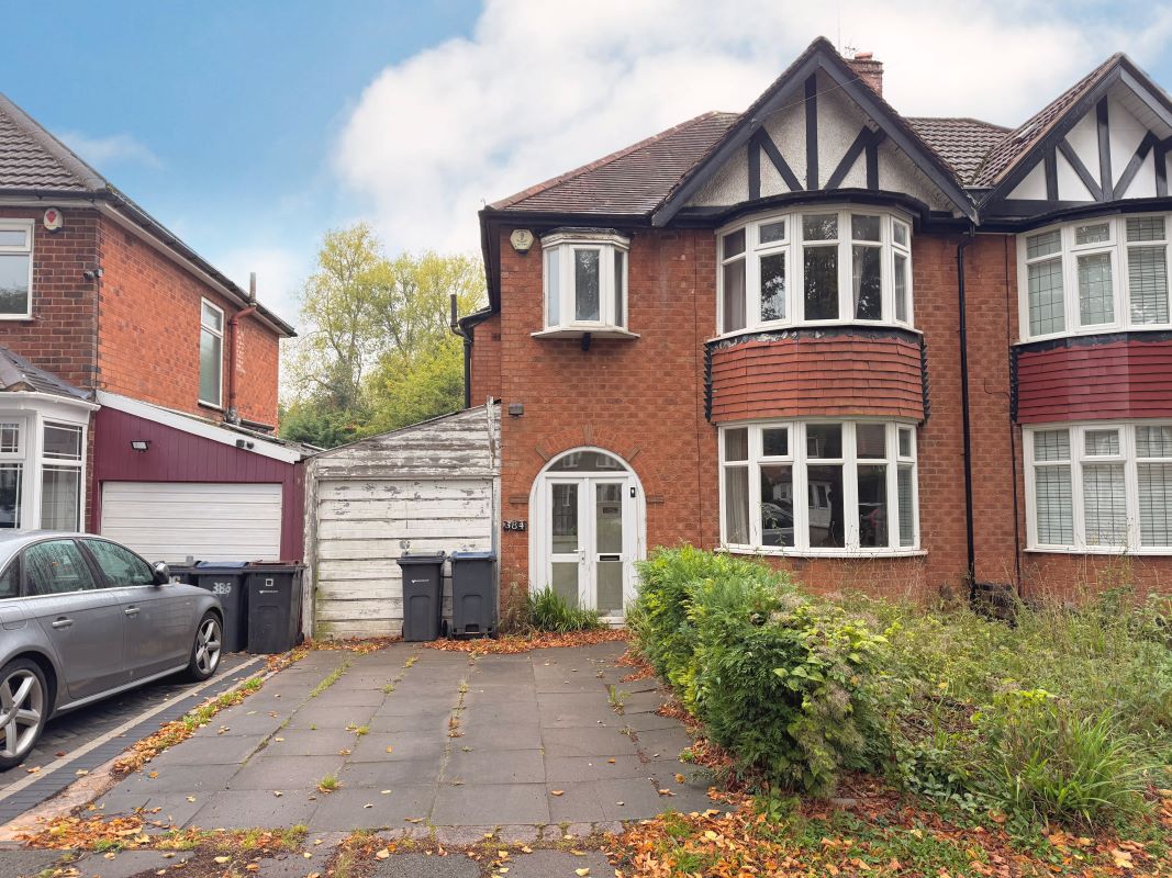 3 bedroom semi detached house in Hall Green