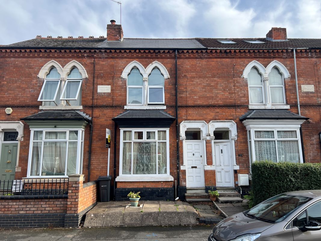 3 bedroom mid terraced house in Kings Heath