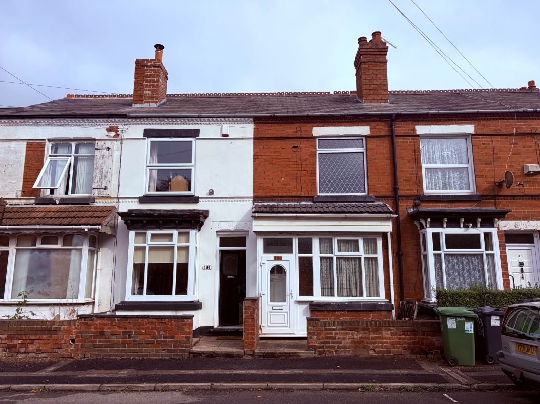 2 bedroom mid terraced property in Walsall
