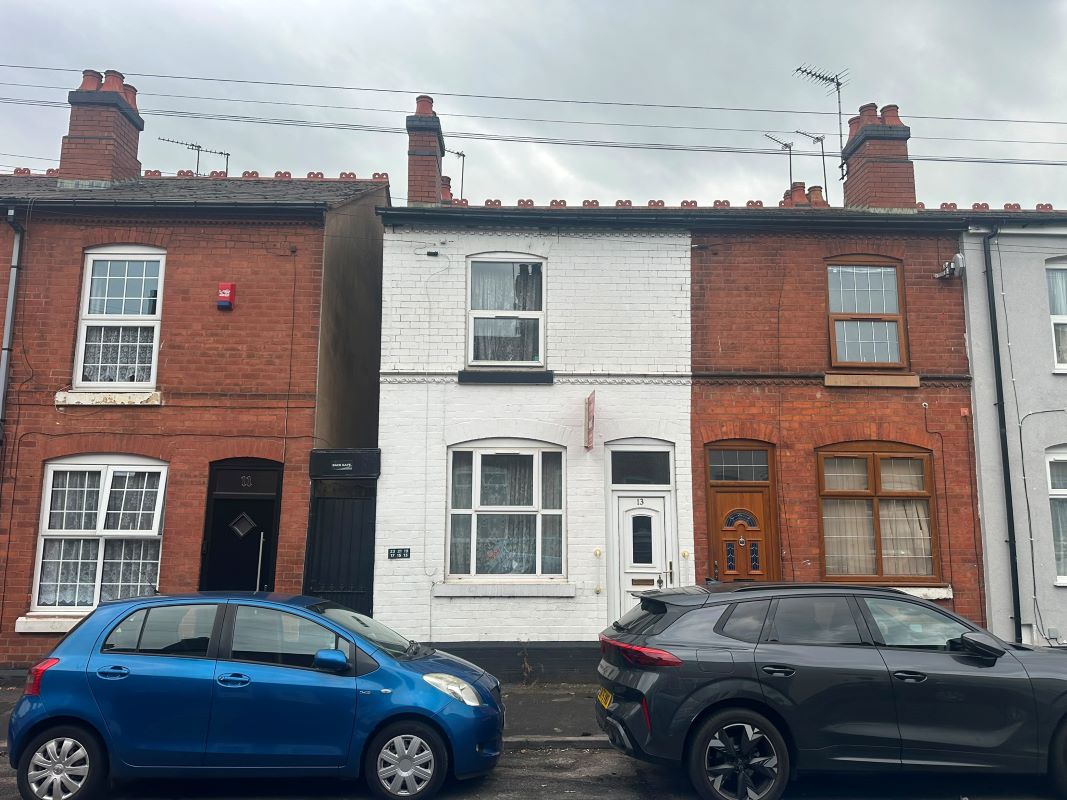 3 bedroom end terrace in Walsall