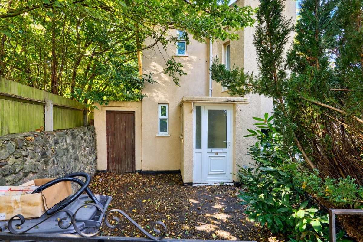 3 bedroom end terrace property in Bilston